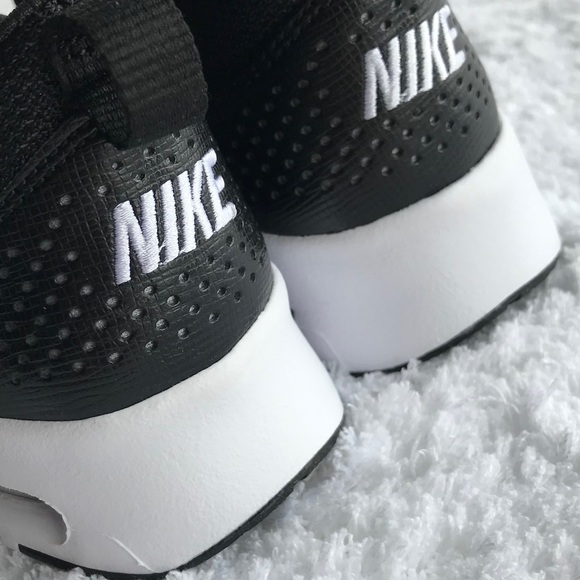NEW Nike Air Max Thea - **Various Sizes** - Picture 5 of 5